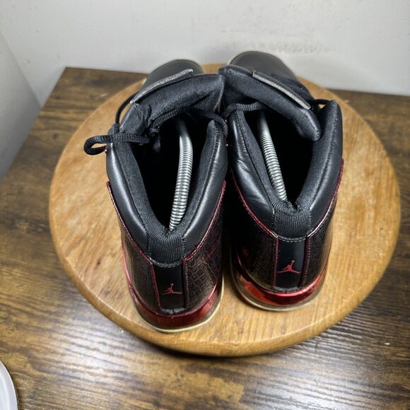 Athletic_Shoes